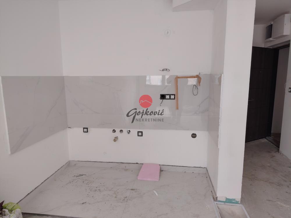 Slika 1 - Vitezova Karađorđeve Zvezde, Troiposoban stan na prodaju, 61m2, 140.350€