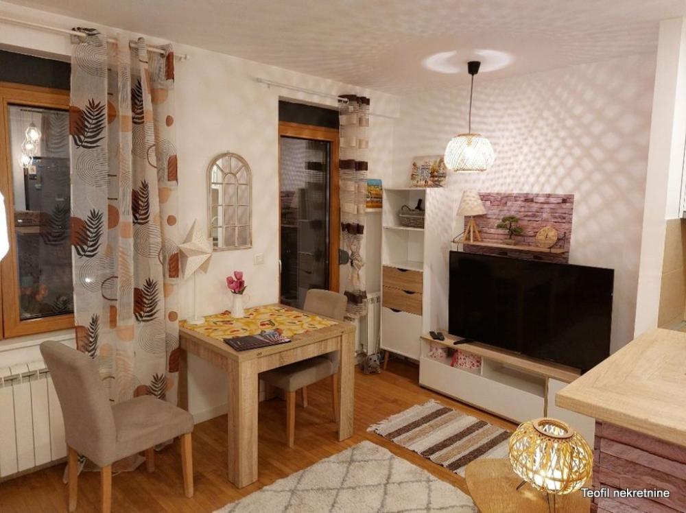 Slika 1 - Vase Pelagića, Dvosoban stan za izdavanje, 51m2, 750€