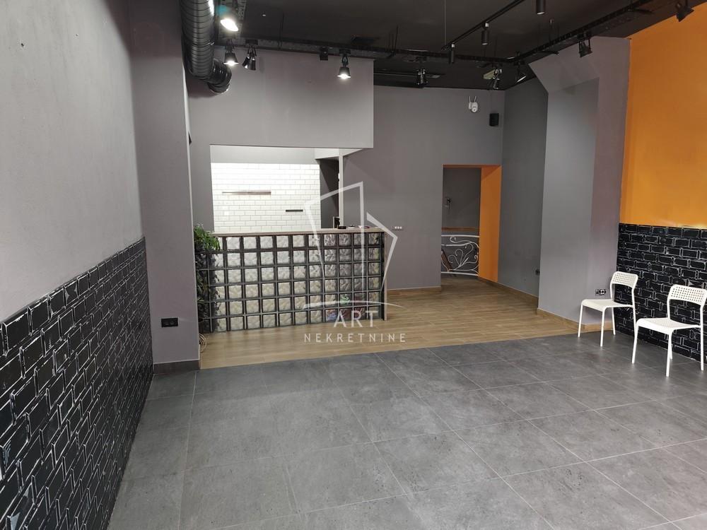 Slika 1 - Francuska,  Lokal za izdavanje, 105m2, 3.000€