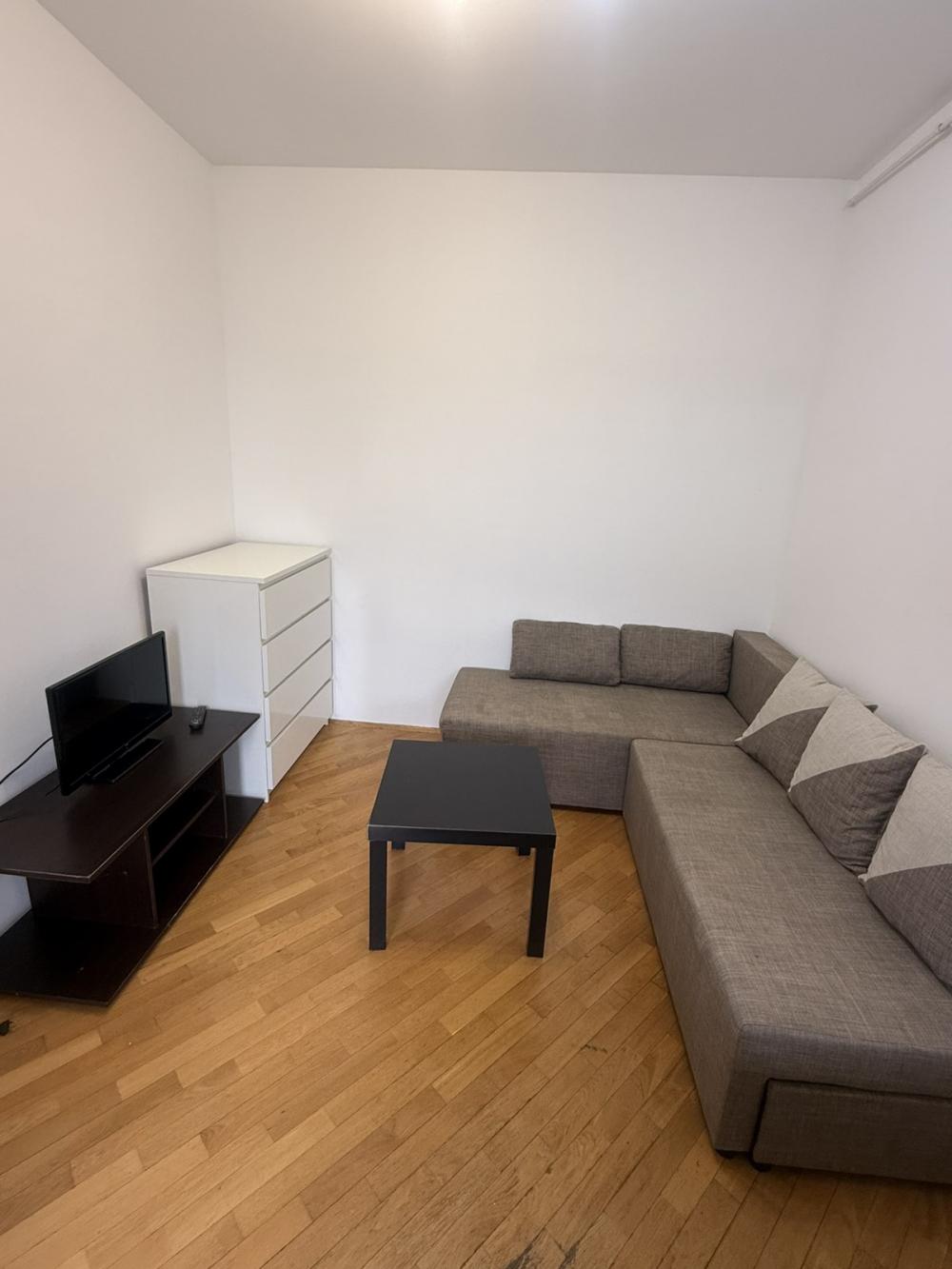 Slika 1 - Albanske spomenice, Četvorosoban stan za izdavanje, 89m2, 1.000€