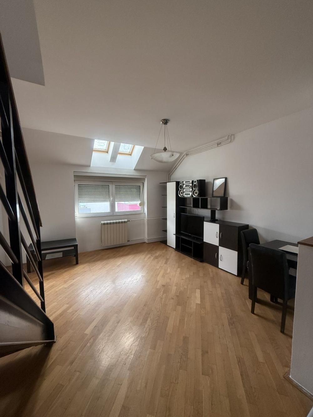 Slika 2 - Albanske spomenice, Četvorosoban stan za izdavanje, 89m2, 1.000€