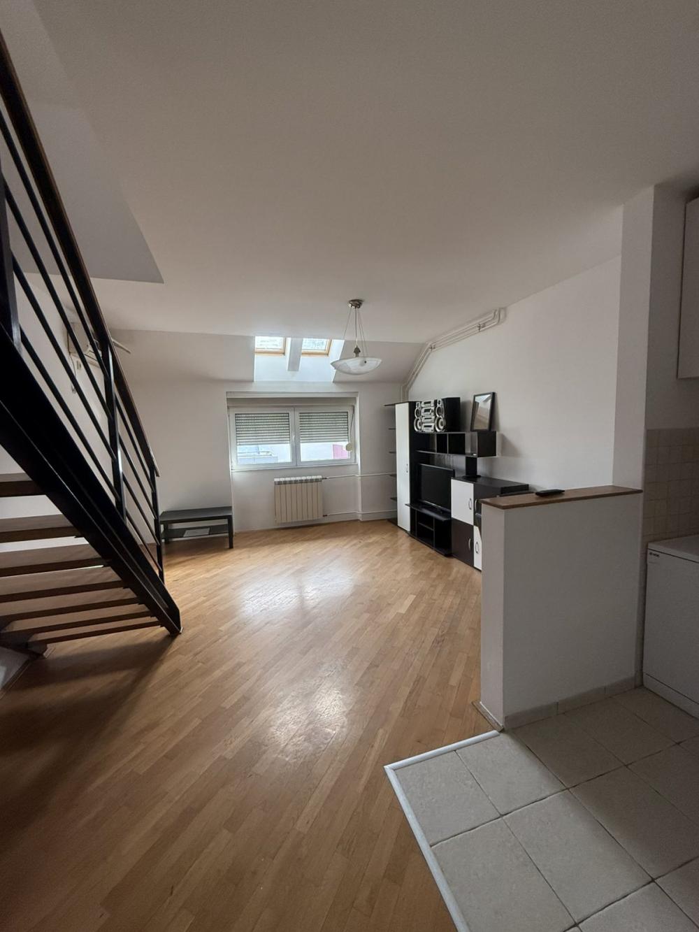 Slika 3 - Albanske spomenice, Četvorosoban stan za izdavanje, 89m2, 1.000€