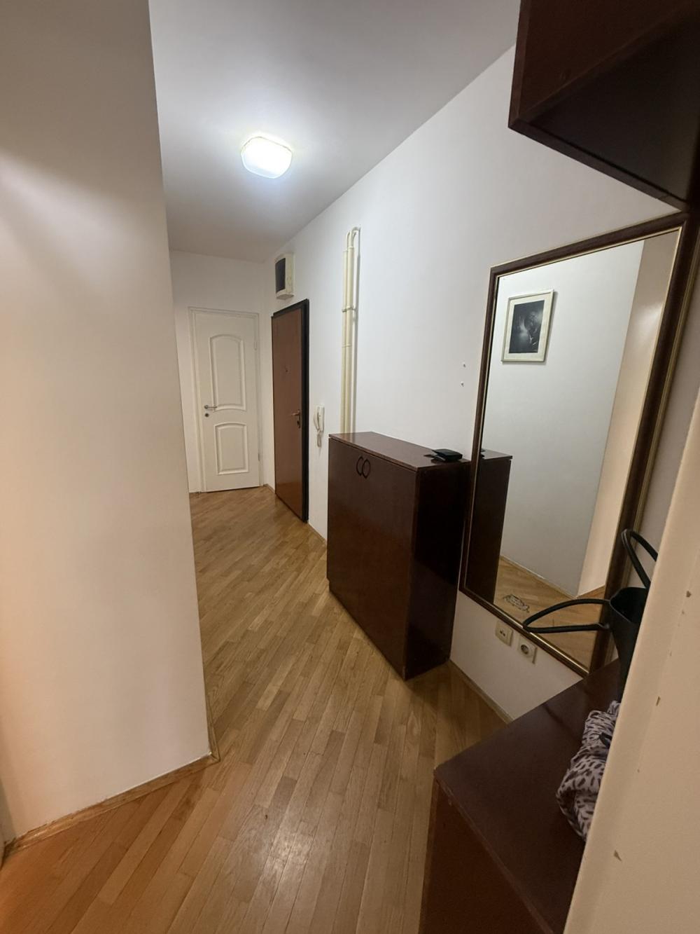 Slika 6 - Albanske spomenice, Četvorosoban stan za izdavanje, 89m2, 1.000€