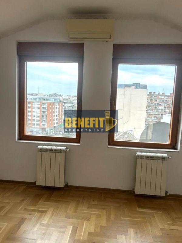 Slika 4 - Četvorosoban stan za izdavanje, 209m2, 2.200€