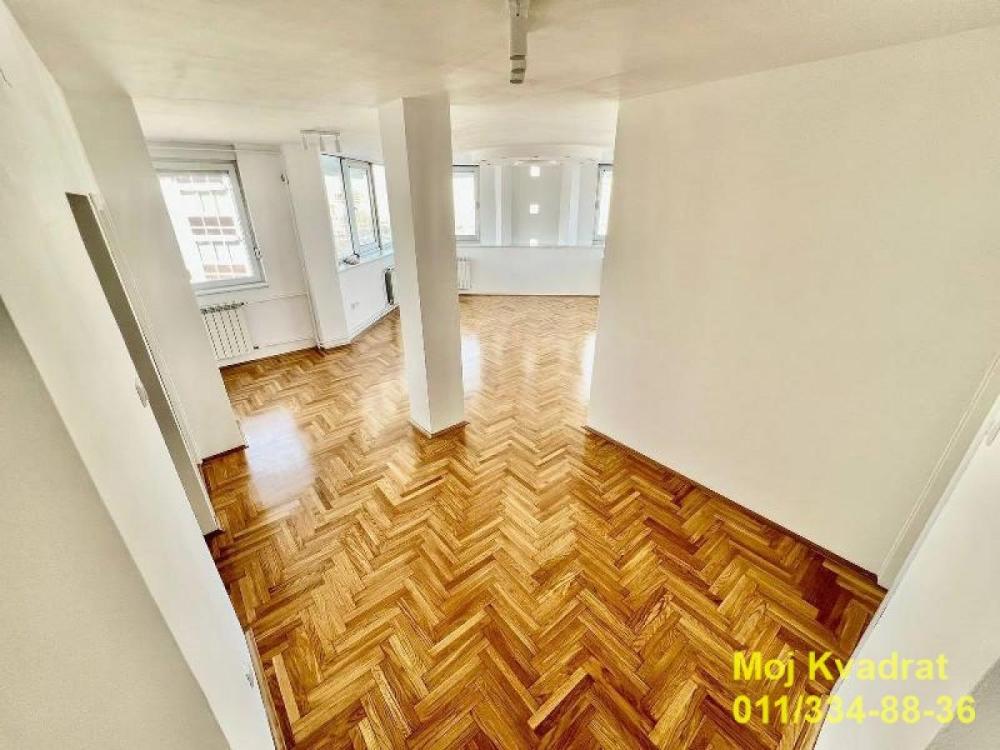 Slika 6 - Četvorosoban stan za izdavanje, 110m2, 1.800€