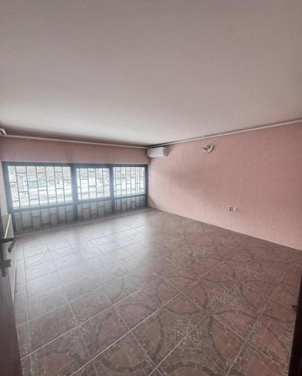 Slika 2 -  Lokal za izdavanje, 50m2, 450€