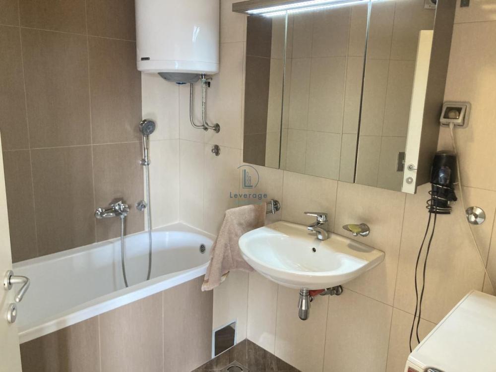 Slika 9 - Bokeljska, Četvorosoban stan za izdavanje, 101m2, 1.100€