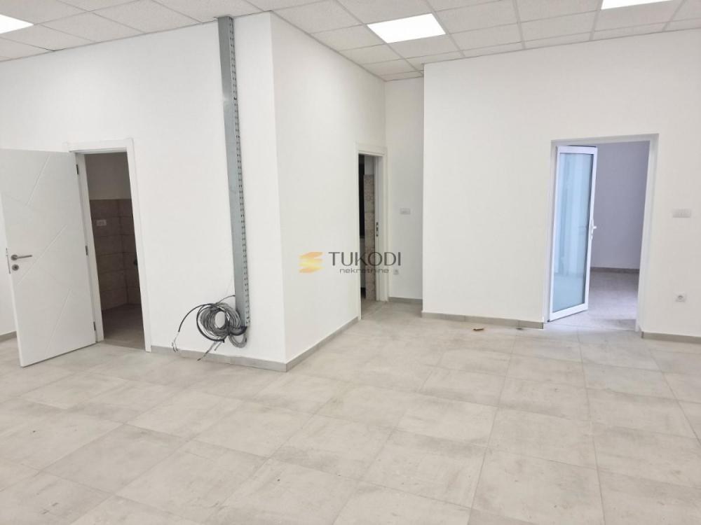 Slika 7 -  Lokal za izdavanje, 930m2, 9.300€