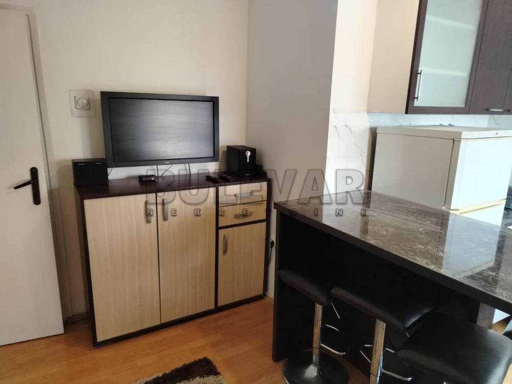 Slika 3 - Bulevar Nemanjića, Jednoiposoban stan za izdavanje, 40m2, 330€