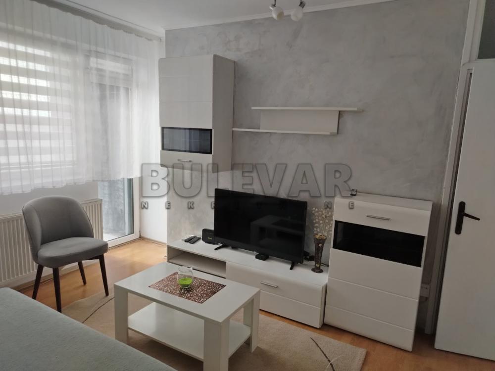 Slika 2 - Bulevar Nemanjića, Jednoiposoban stan za izdavanje, 40m2, 330€