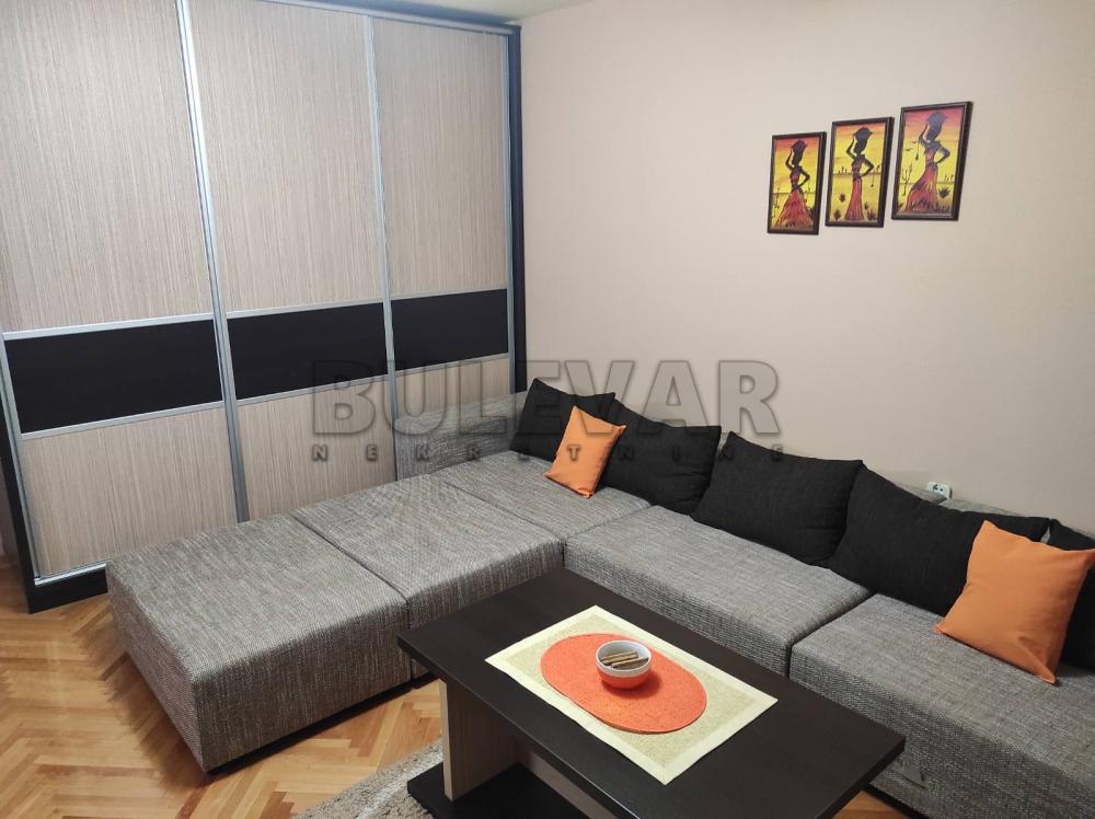 Slika 1 - Vizantijski bulevar, Dvoiposoban stan za izdavanje, 69m2, 400€