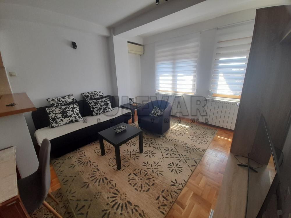 Slika 3 - Generala Tranijea, Jednoiposoban stan za izdavanje, 43m2, 350€