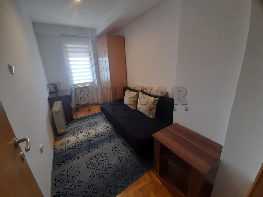 Slika 11 - Generala Tranijea, Jednoiposoban stan za izdavanje, 43m2, 350€