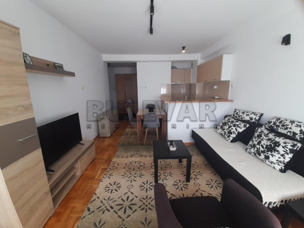 Slika 1 - Generala Tranijea, Jednoiposoban stan za izdavanje, 43m2, 350€