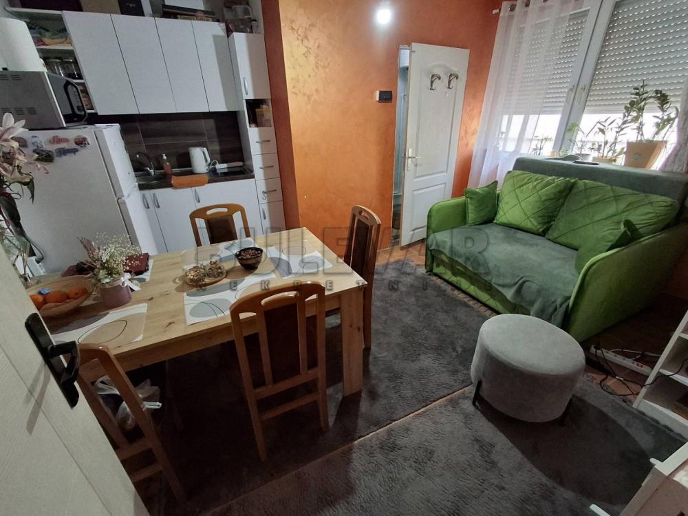 Slika 1 - Vojvode Gojka, Četvorosoban stan za izdavanje, 100m2, 400€