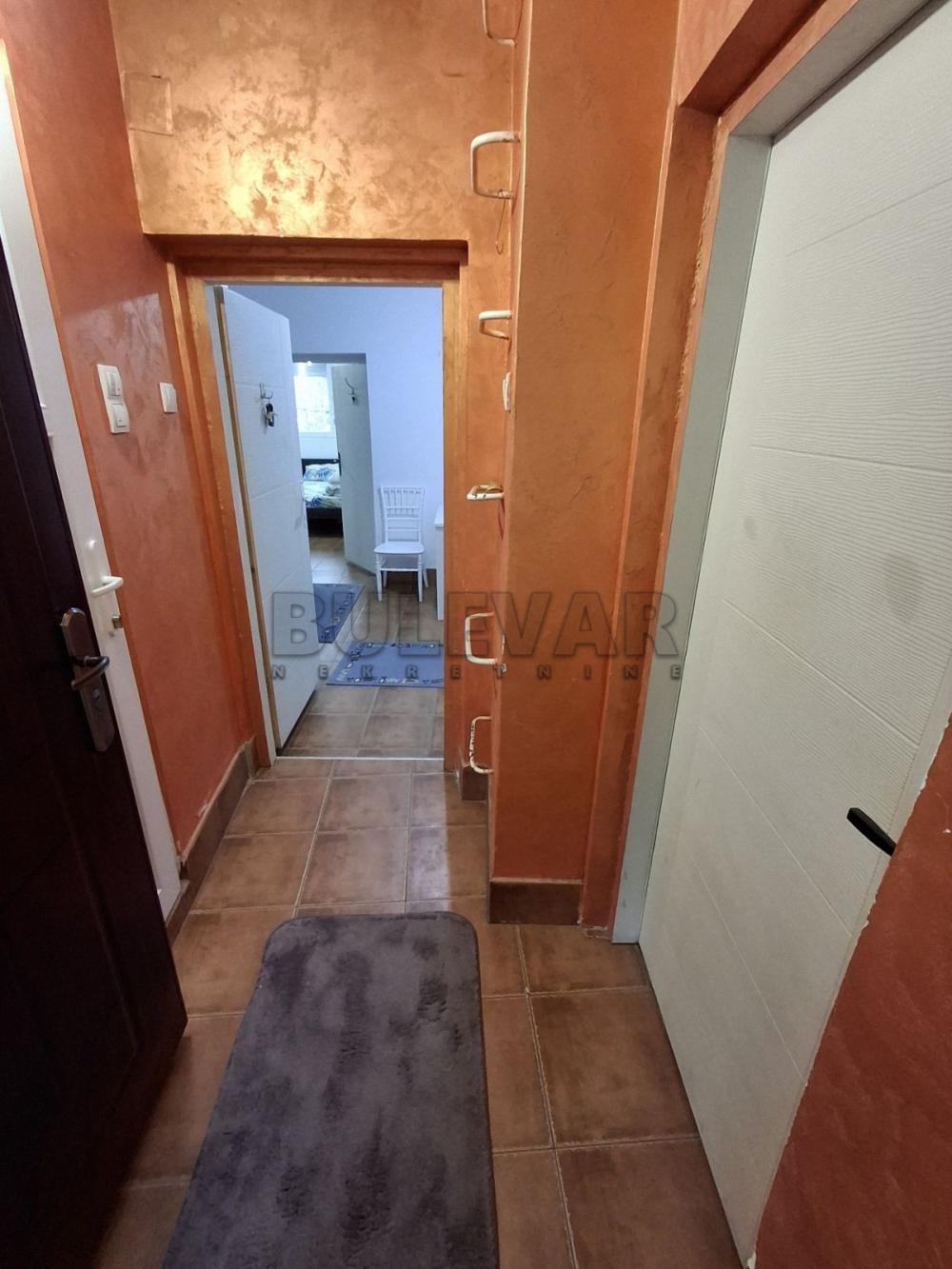 Slika 11 - Vojvode Gojka, Četvorosoban stan za izdavanje, 100m2, 400€