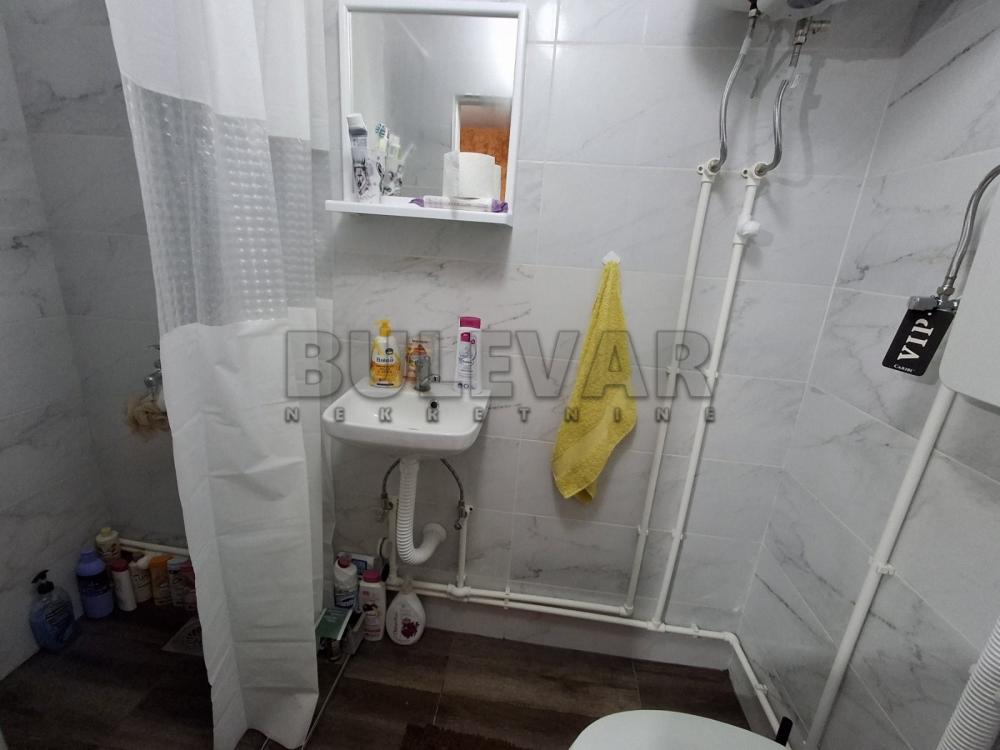 Slika 8 - Vojvode Gojka, Četvorosoban stan za izdavanje, 100m2, 400€