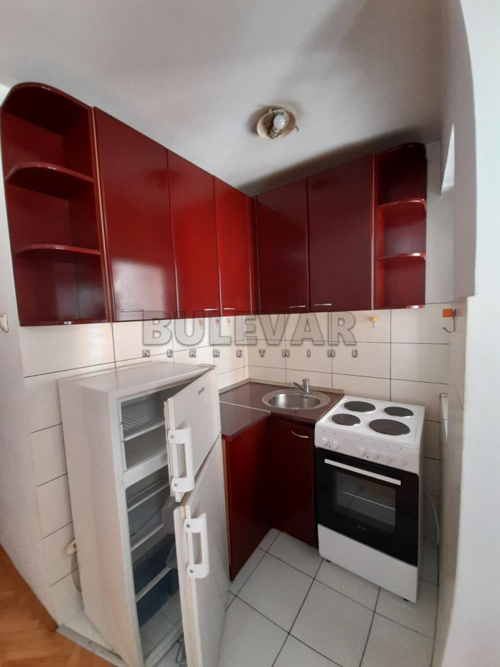 Slika 2 - Marije Bursać, Jednoiposoban stan za izdavanje, 32m2, 250€