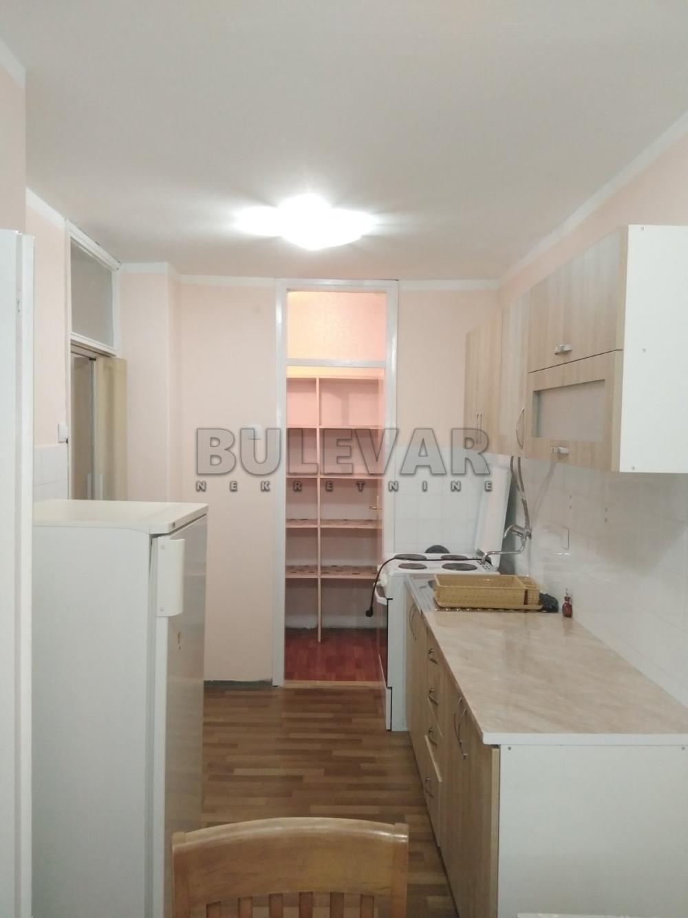 Slika 3 - Pariske komune, Dvoiposoban stan za izdavanje, 70m2, 350€