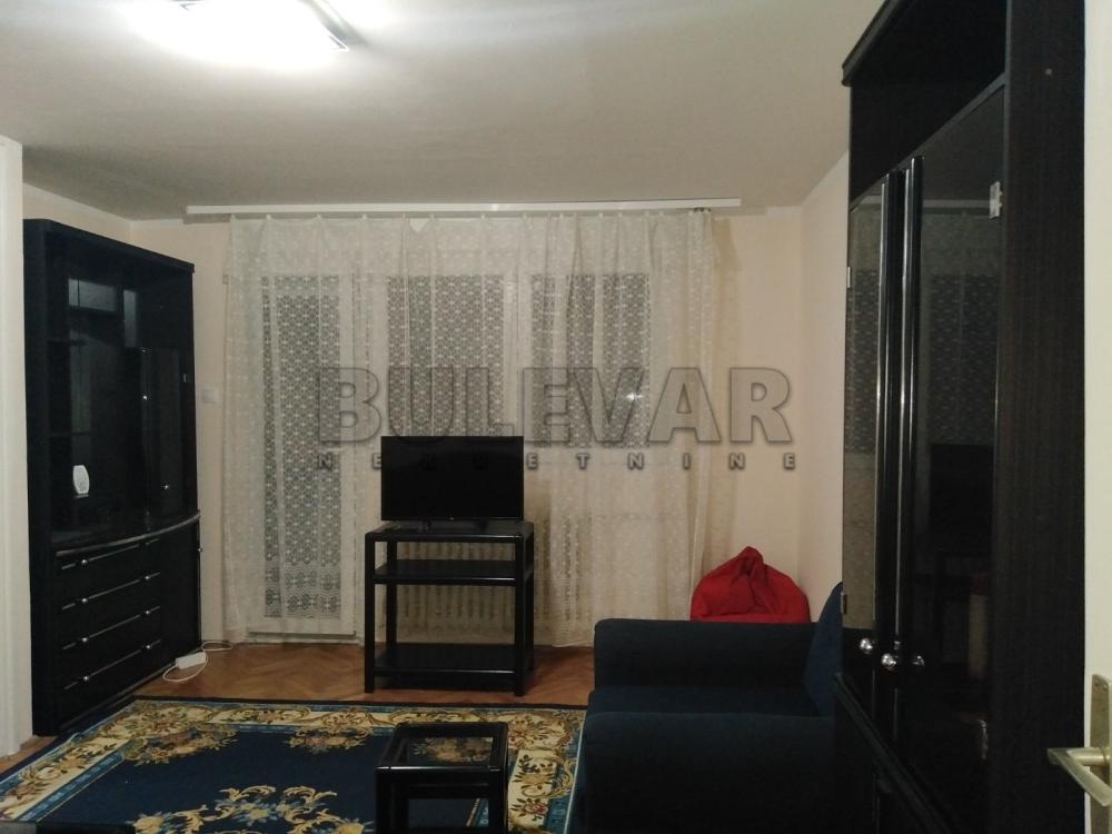 Slika 1 - Pariske komune, Dvoiposoban stan za izdavanje, 70m2, 350€