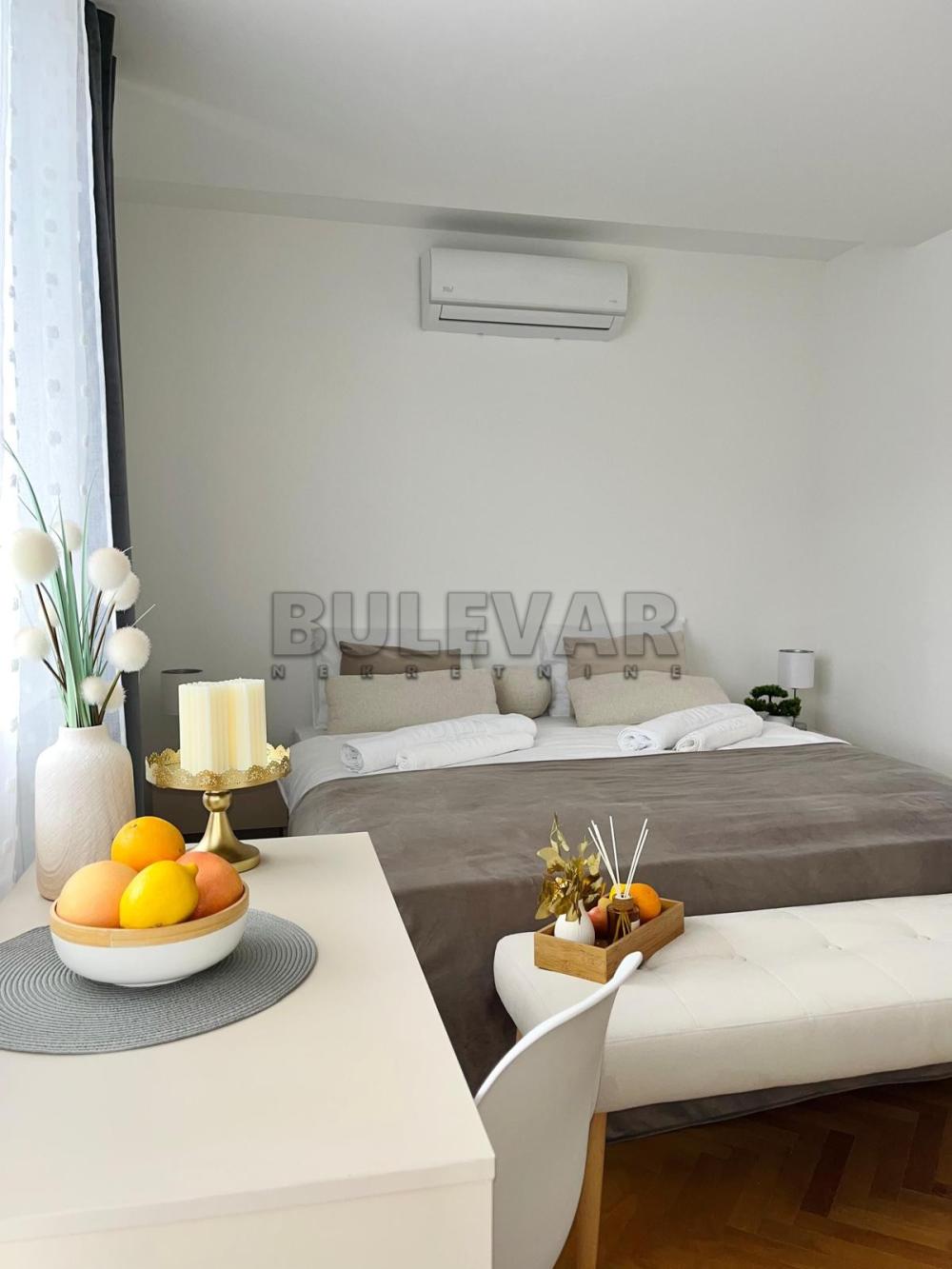 Slika 4 - Bulevar svetog cara, Četvorosoban stan na prodaju, 145m2, 130.500€