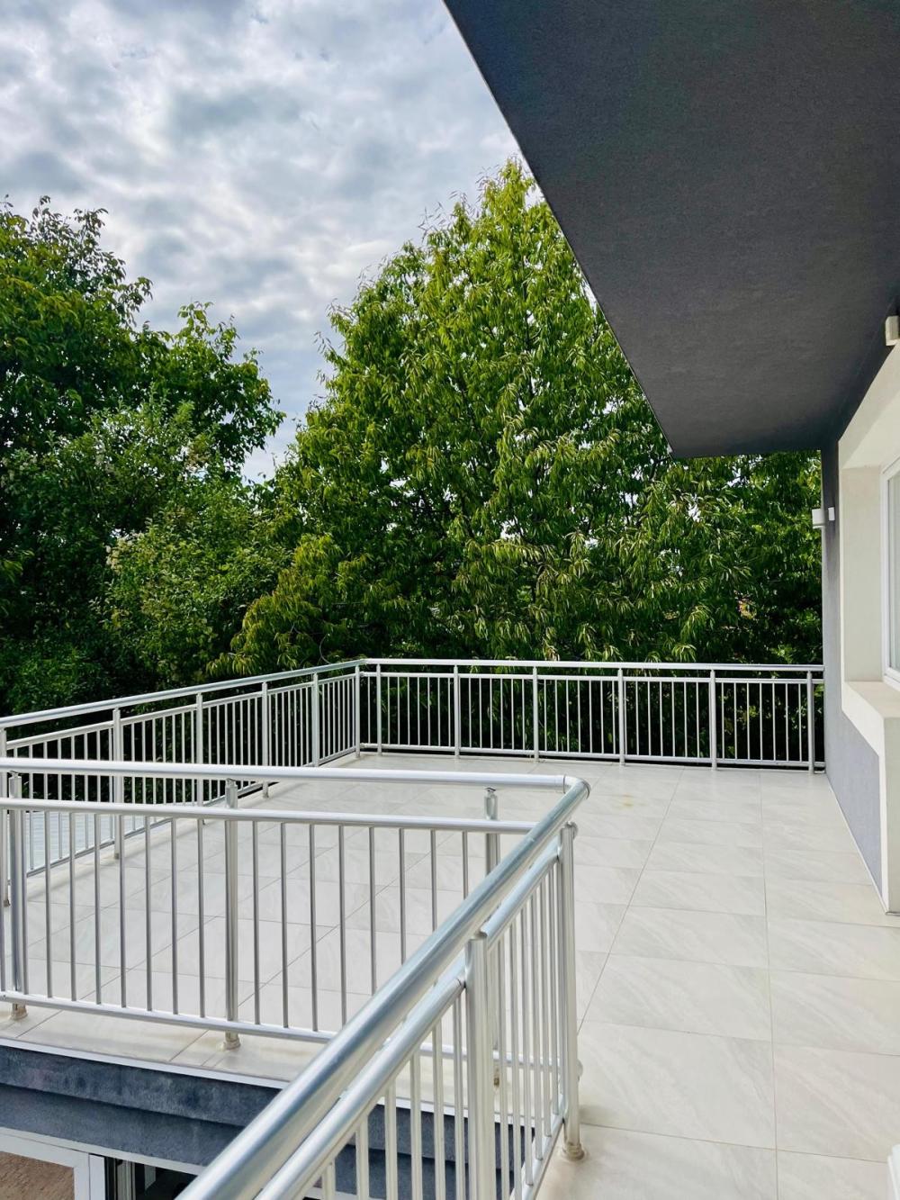 Slika 5 - Bulevar svetog cara, Četvorosoban stan na prodaju, 159m2, 143.100€