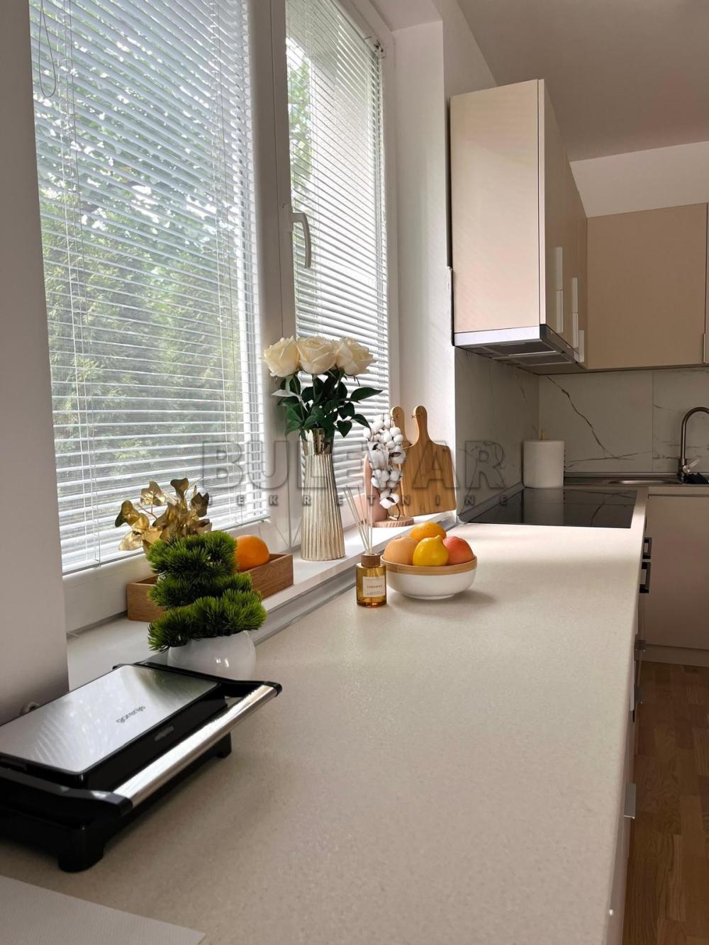 Slika 7 - Bulevar svetog cara, Četvorosoban stan na prodaju, 132m2, 118.800€