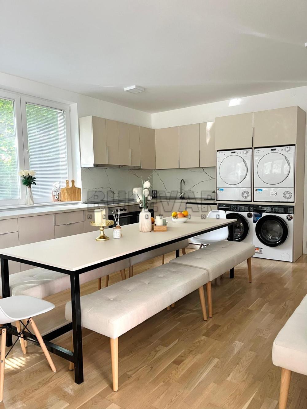 Slika 8 - Bulevar svetog cara, Četvorosoban stan na prodaju, 132m2, 118.800€