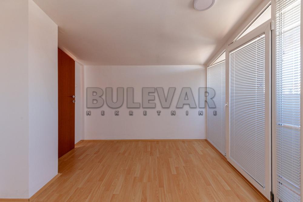 Slika 1 - Cara Dušana, Dvoiposoban stan na prodaju, 68m2, 119.700€