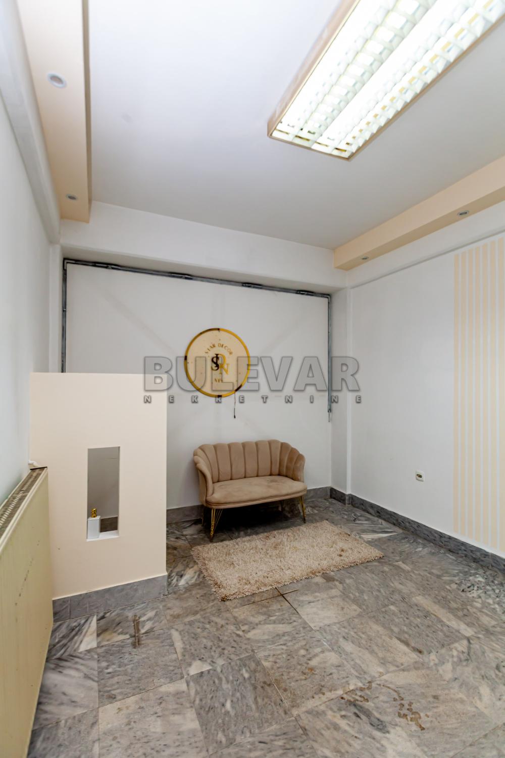 Slika 3 - Bulevar Nemanjića,  Lokal na prodaju, 15m2, 32.500€