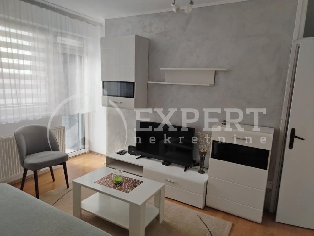 Slika 2 - Bulevar Nemanjića, Jednoiposoban stan za izdavanje, 40m2, 330€