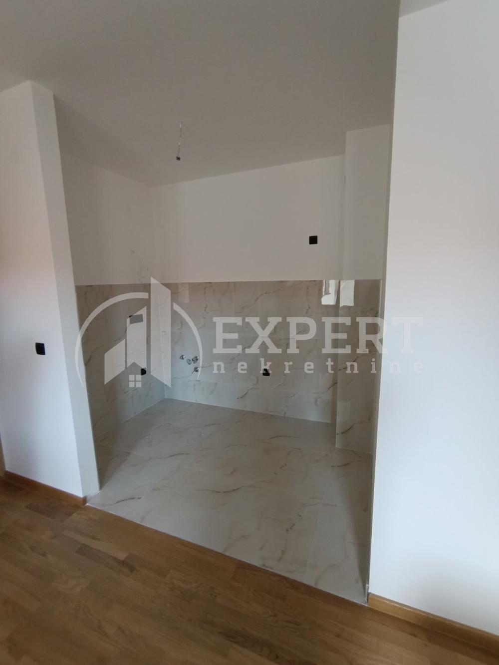 Slika 1 - Cara Dušana, Jednoiposoban stan za izdavanje, 33m2, 450€