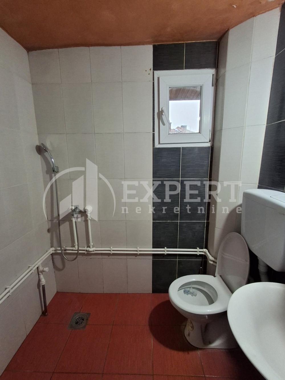 Slika 7 - Vojvode Gojka, Četvorosoban stan za izdavanje, 100m2, 400€