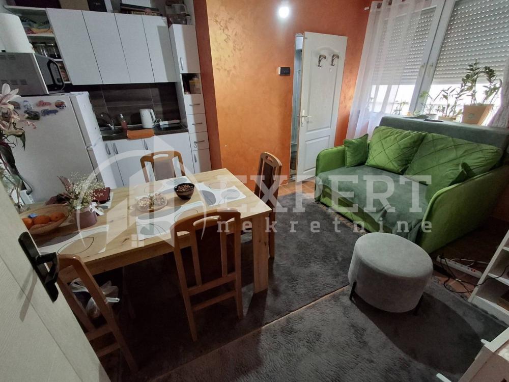 Slika 1 - Vojvode Gojka, Četvorosoban stan za izdavanje, 100m2, 400€