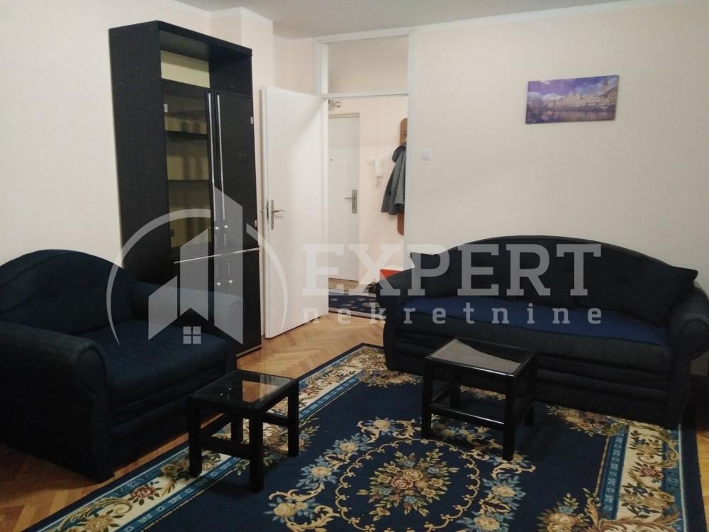 Glavna slika -Pariske komune, Dvoiposoban stan za izdavanje, 70m2, 350€