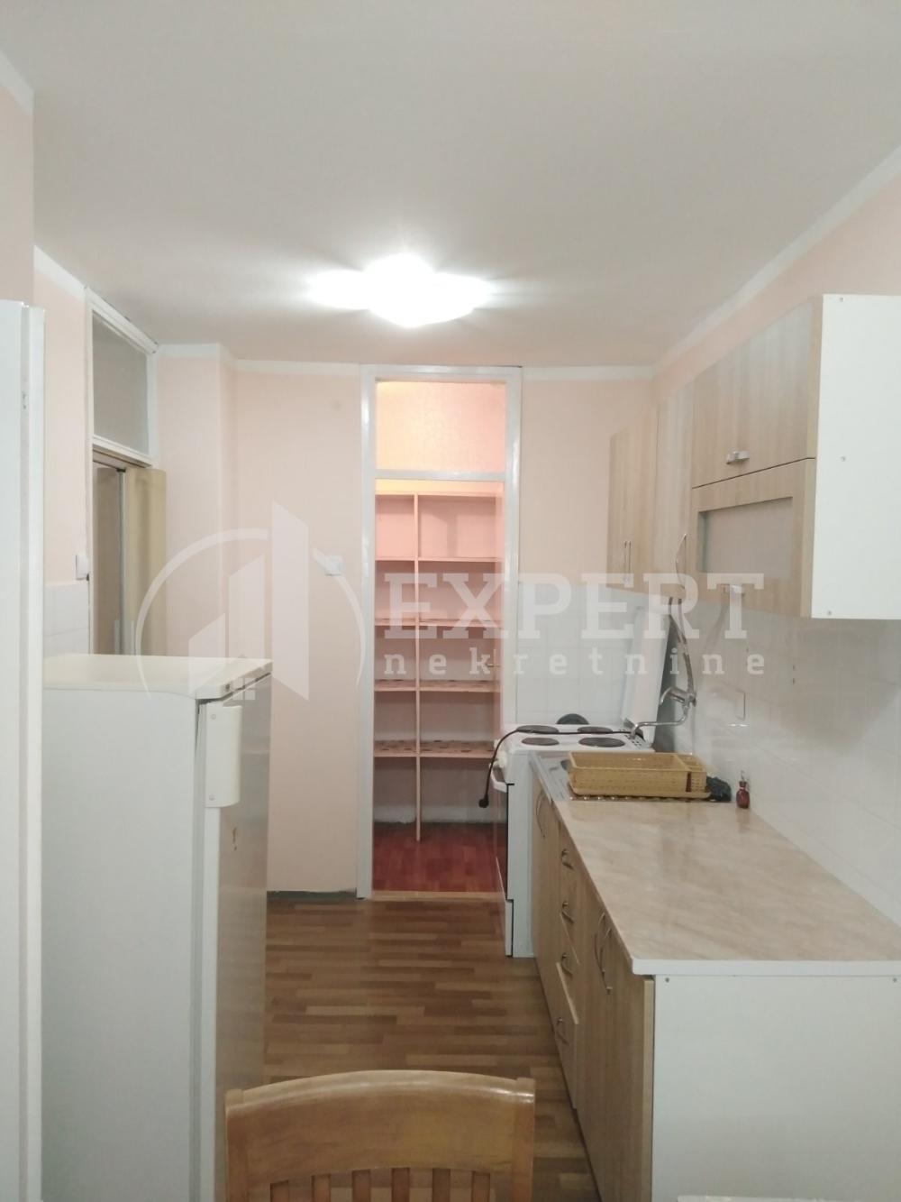 Slika 3 - Pariske komune, Dvoiposoban stan za izdavanje, 70m2, 350€