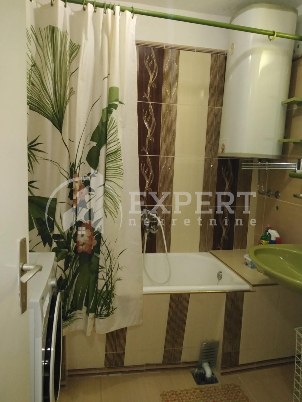 Slika 8 - Pariske komune, Dvoiposoban stan za izdavanje, 70m2, 350€