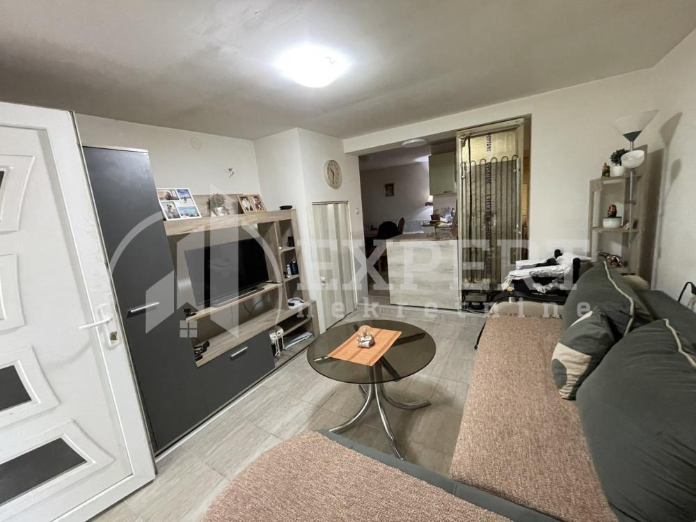 Glavna slika -Kninska,  Kuća na prodaju, 88m2, 152.000€