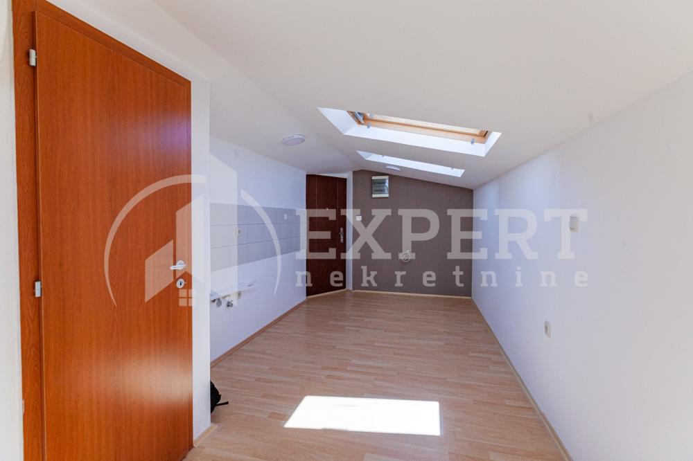 Glavna slika -Cara Dušana, Dvoiposoban stan na prodaju, 68m2, 119.700€