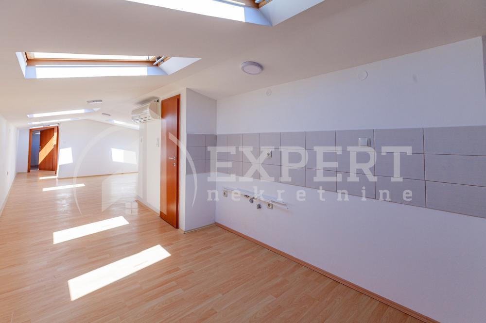 Slika 3 - Cara Dušana, Dvoiposoban stan na prodaju, 68m2, 119.700€