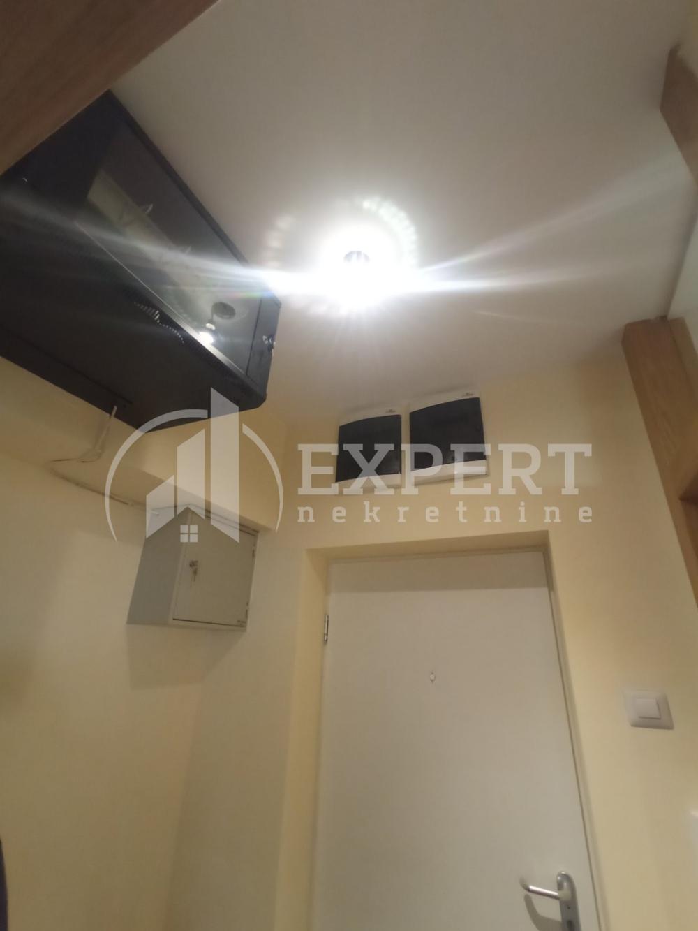 Slika 8 - Generala Milojka Lešjanina,  Lokal za izdavanje, 67m2, 550€