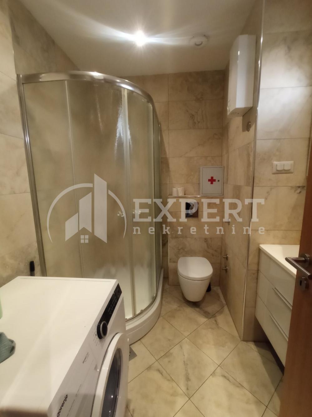 Slika 6 - Generala Milojka Lešjanina,  Lokal za izdavanje, 67m2, 550€