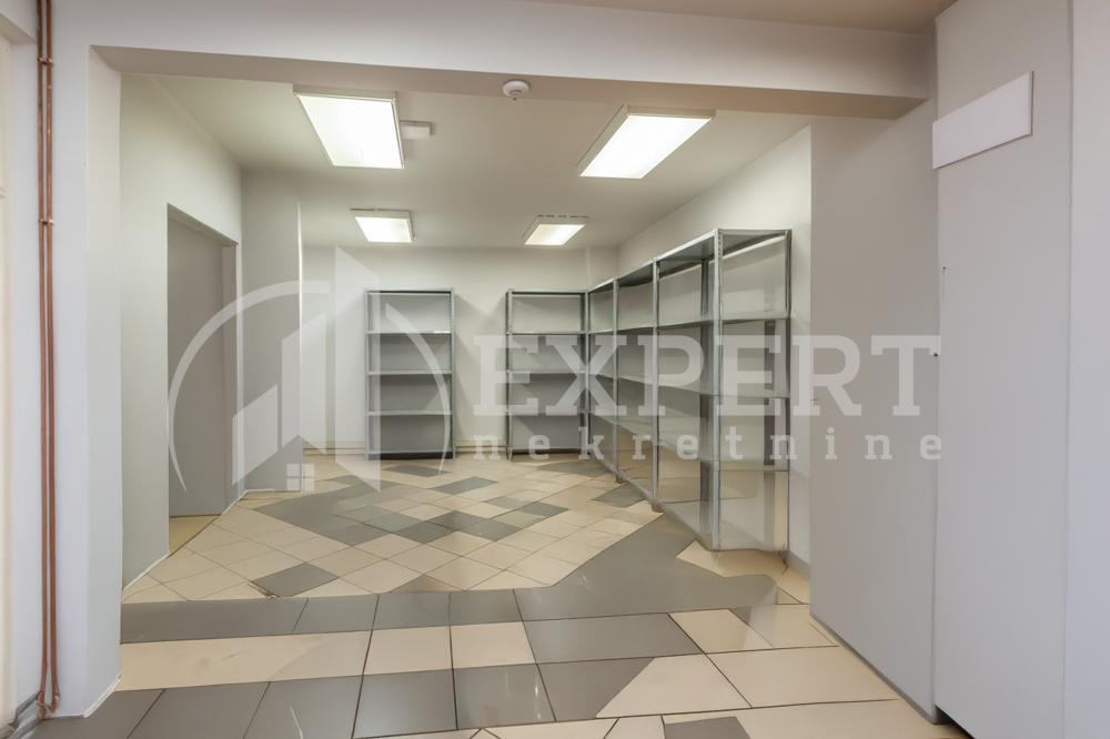 Slika 11 - Vojvode Putnika,  Lokal na prodaju, 400m2, 395.000€