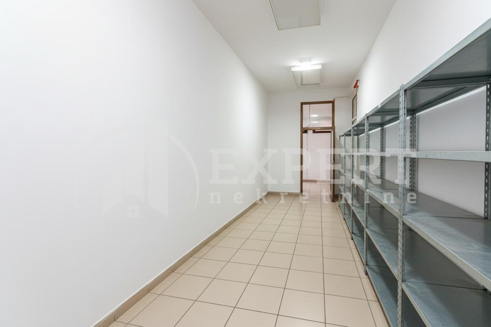 Slika 10 - Vojvode Putnika,  Lokal na prodaju, 400m2, 395.000€