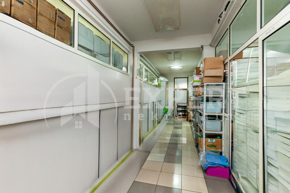 Slika 9 - Vojvode Putnika,  Lokal na prodaju, 400m2, 395.000€