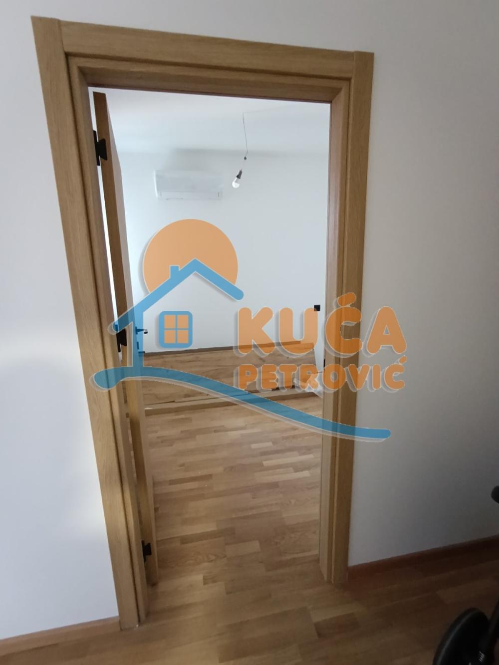 Slika 2 - Cara Dušana, Jednoiposoban stan za izdavanje, 33m2, 450€