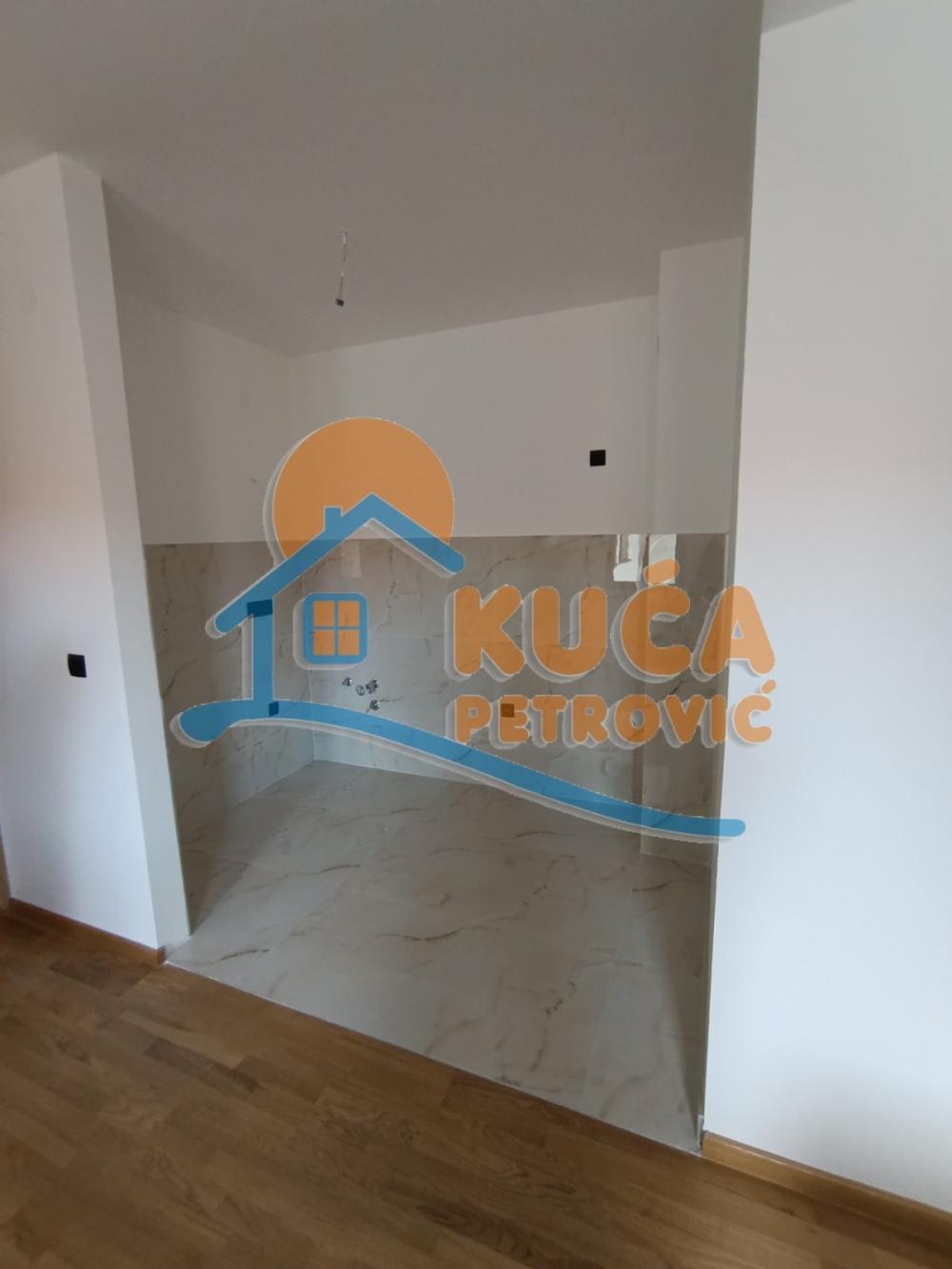 Slika 1 - Cara Dušana, Jednoiposoban stan za izdavanje, 33m2, 450€