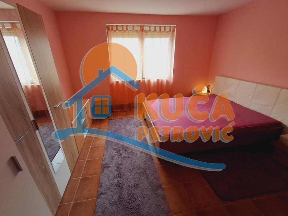 Slika 2 - Vojvode Gojka, Četvorosoban stan za izdavanje, 100m2, 400€