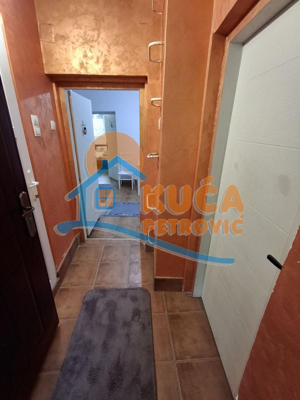 Slika 11 - Vojvode Gojka, Četvorosoban stan za izdavanje, 100m2, 400€