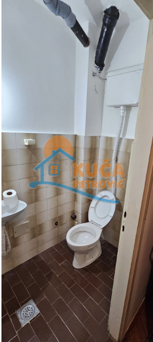 Slika 9 - Stevana Sremca, Trosoban stan za izdavanje, 85m2, 320€